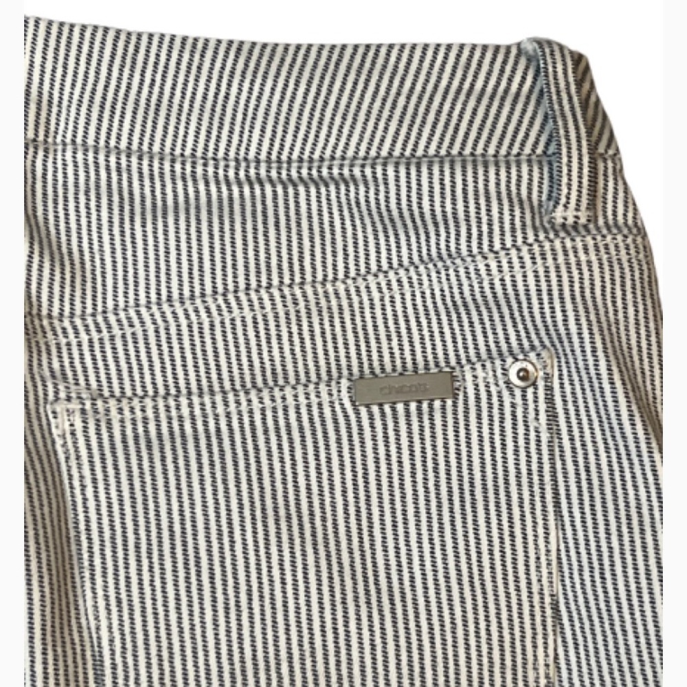 Chico's Ankle Cropped Jeans Girlfriend Sliming with Rolled Cuffs size 4 small - Picture 6 of 15